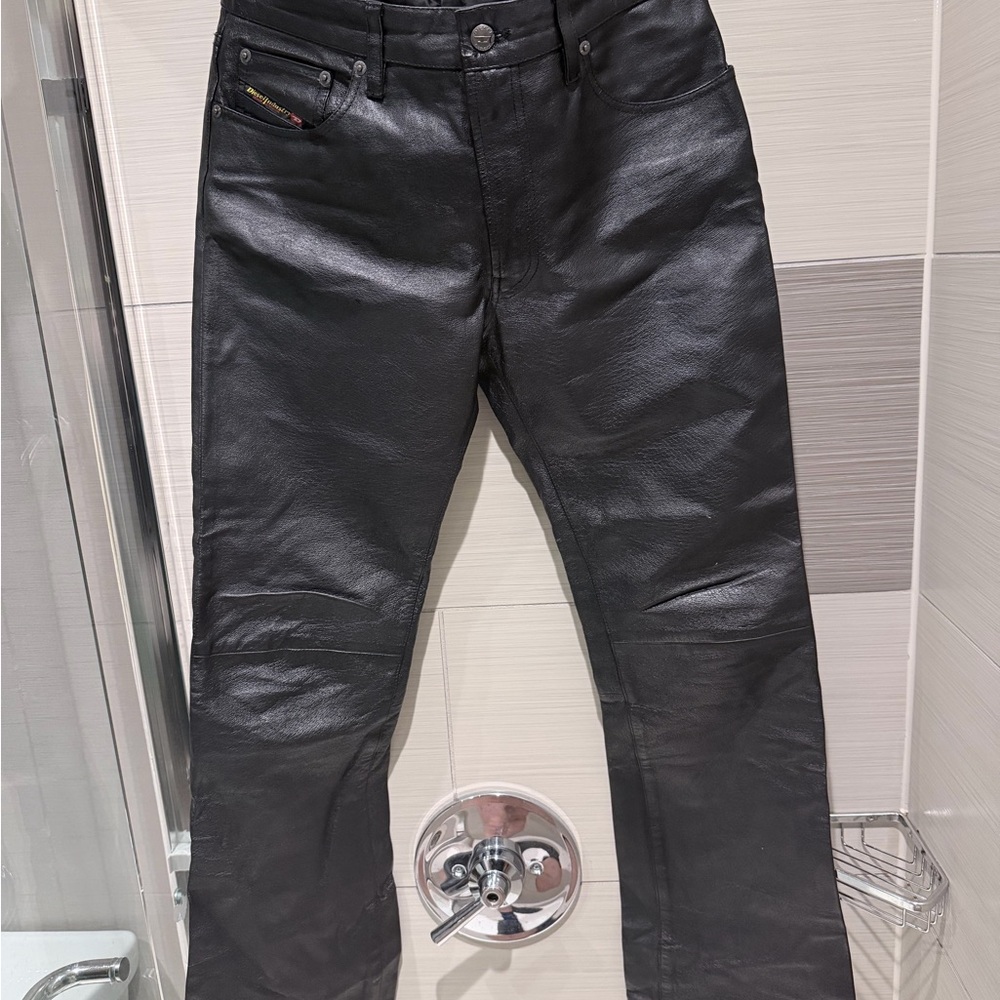 Diesel Men's Sleek Black Vintage Leather Pants size 29 - Picture 4 of 6